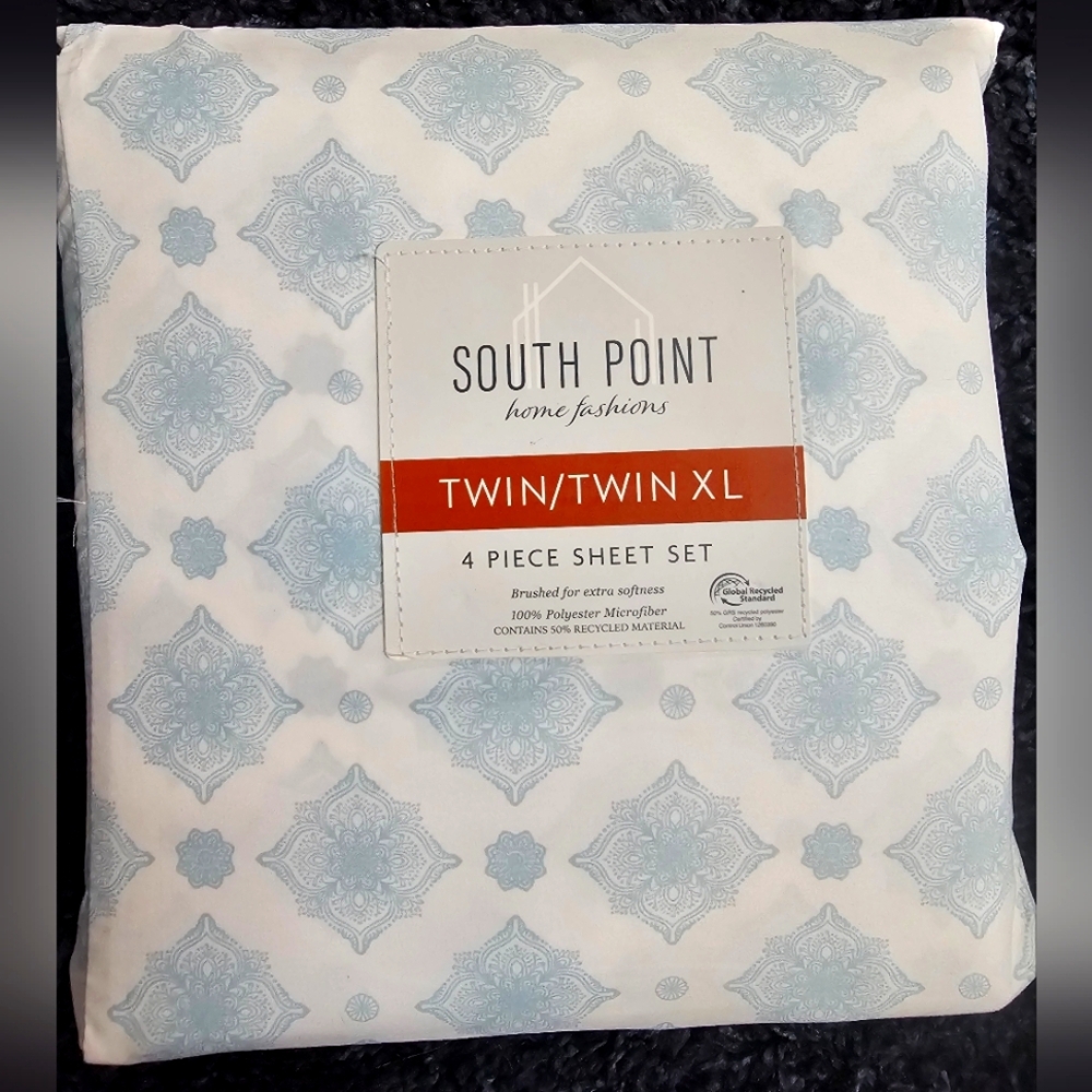 Southpoint Home Fashions Twin/TwinXL Size Sheet Set - Blue And White Microfiber